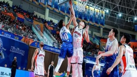 《激情回归！萨拉赫重返埃及国家队，感受久违的足球热情与爱》